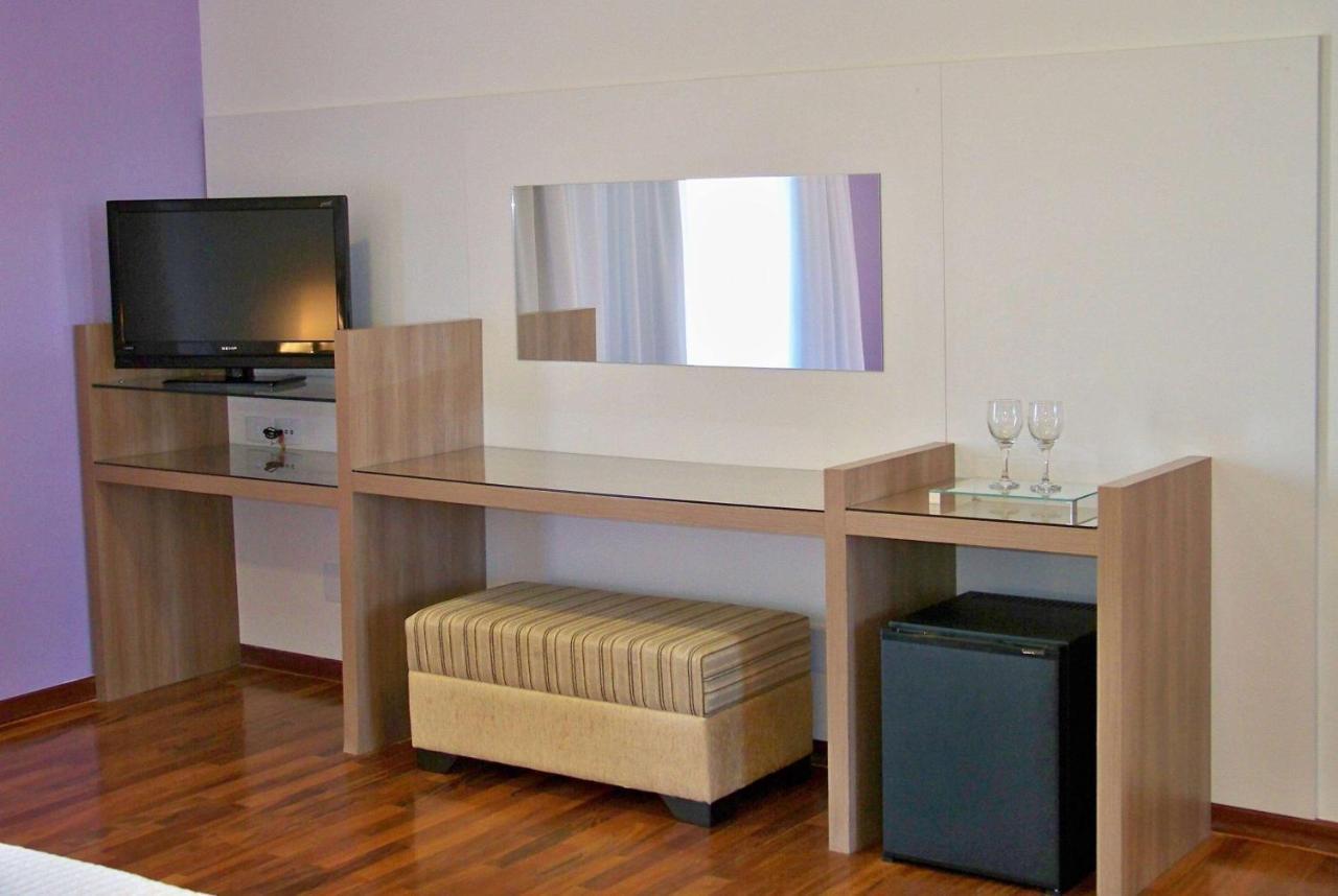 Ramada By Wyndham Furnaspark Formiga Zewnętrze zdjęcie