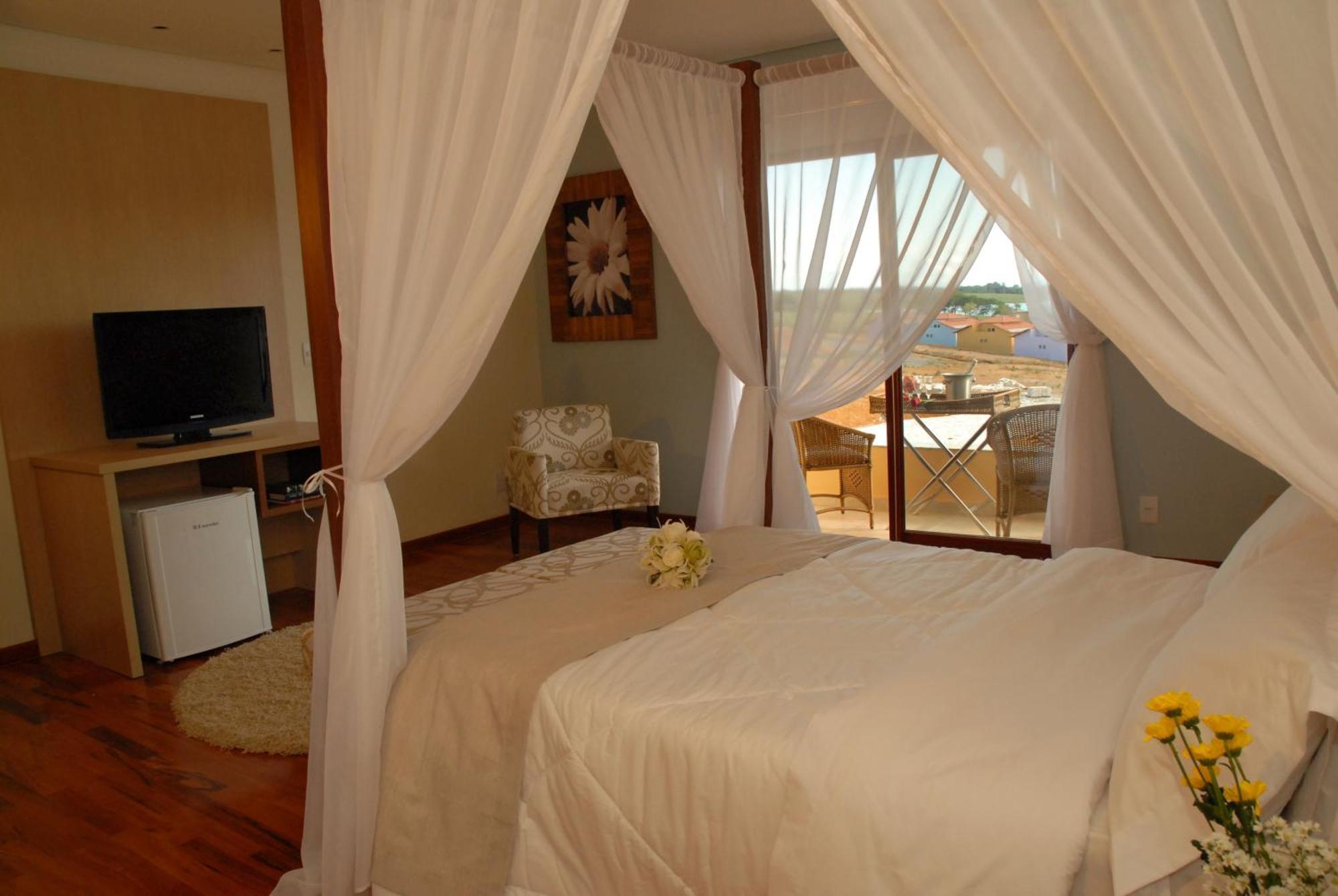 Ramada By Wyndham Furnaspark Formiga Zewnętrze zdjęcie