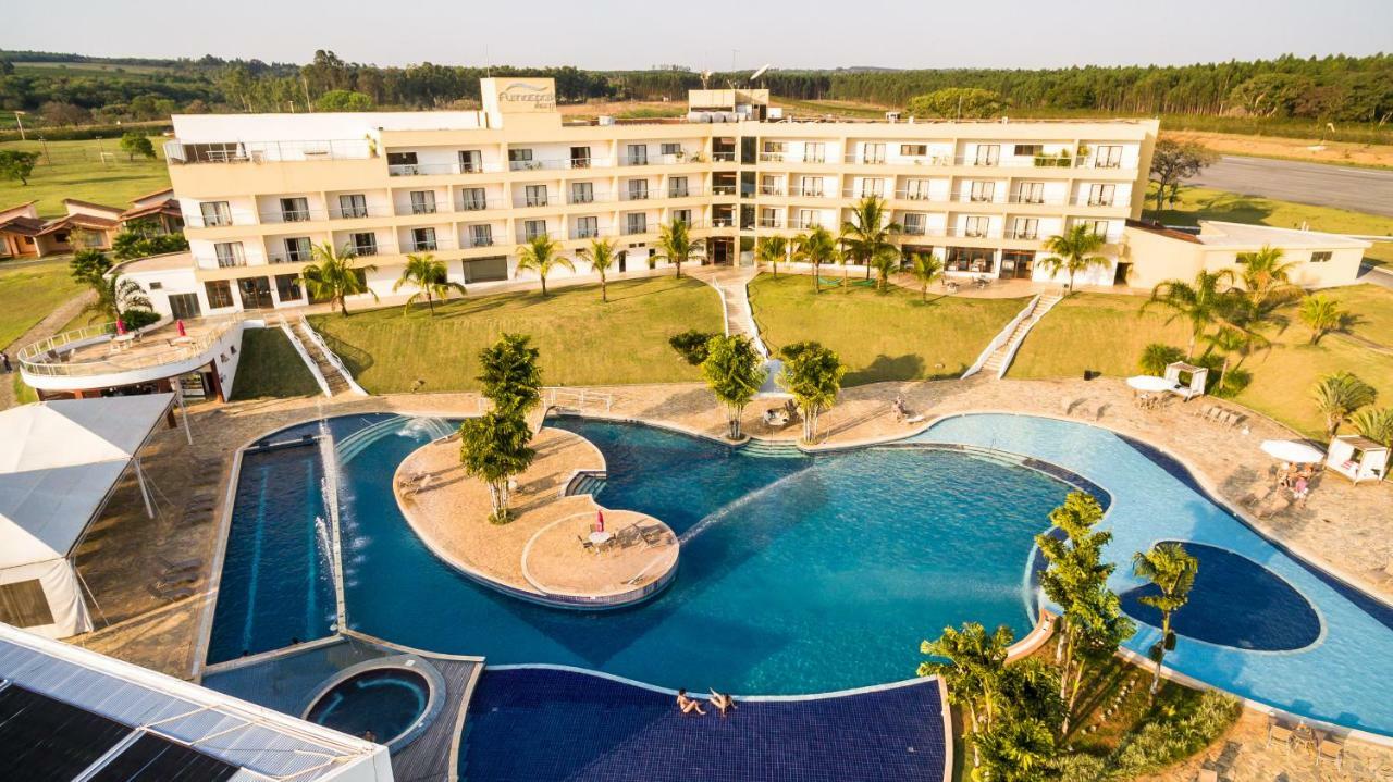 Ramada By Wyndham Furnaspark Formiga Zewnętrze zdjęcie